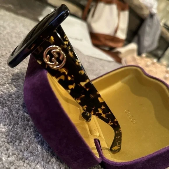 GUCCI OVERSIZED SUNGLASSES GG0083s 100% AUTHENTIC - Picture 2 of 12